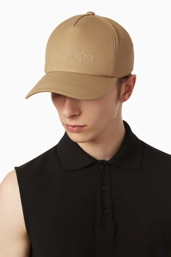 كاب بيسبول مطرز بشعار الماركة غابردين