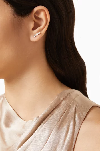 أقراط بتصميم سلم مرصعة بماسات مستطيلة ذهب أبيض عيار 18