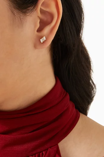 أقراط ميني بتصميم سلم مرصعة بماسات مستطيلة ذهب عيار 18