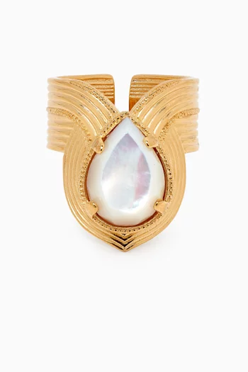 Romantic Mother of Pearl Ring in 14kt Gold-plated Metal