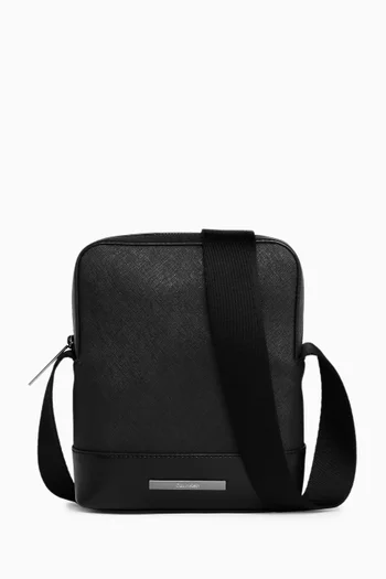 Modern Bar Reporter Bag in Faux-leather