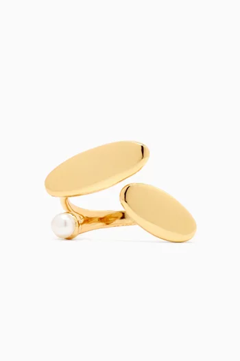 Asymmetric Pearl Disc Ring in Gold-plated Brass