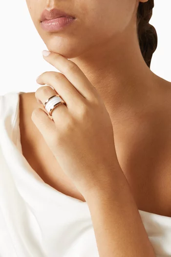 خاتم بي زيرو1 مرصع بخزف ذهب وردي عيار 18‏