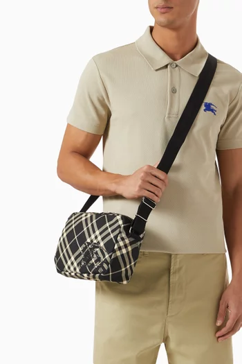 حقيبة كروس بنقشة مربعات