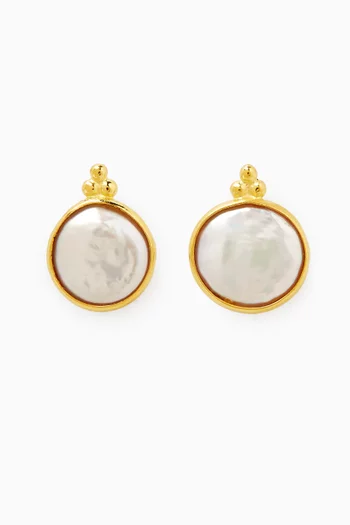 NATURAL IRREGULAR PEARLS INLAID IN A GOLD CASING WITH DELICATE BALL DETAILS. GREAT FOR DAILY USE:White    :One Size|217305226