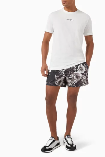 تي شيرت بتطريز شعار الماركة قطن