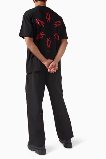 تي شيرت بطبعة شعار الماركة بتصميم دائري قطن