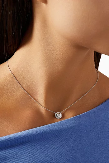 قلادة بدلاية مستديرة مرصعة بالماس ذهب أبيض عيار 18