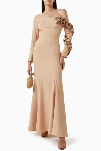 فستان طويل مزين بزهور بارزة