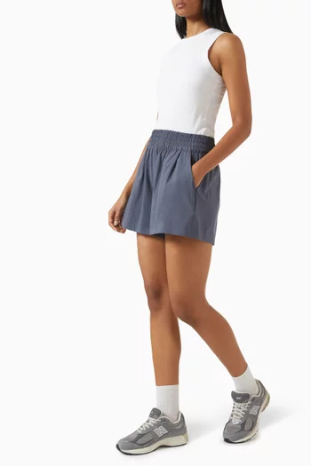 Villa Lightweight Shorts in Stretch-woven