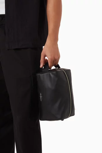 حقيبة مستحضرات العناية الشخصية بشعار الماركة جلد صناعي