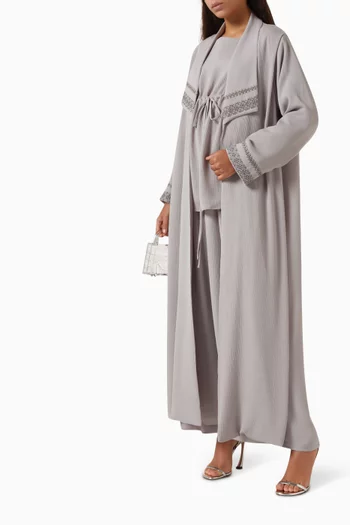 طقم عباية مطرزة