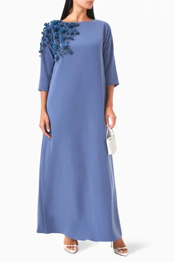 قفطان مطرز بزهور بارزة