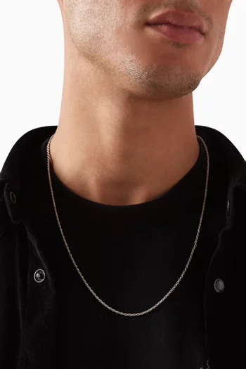 قلادة بسلسلة مجدولة