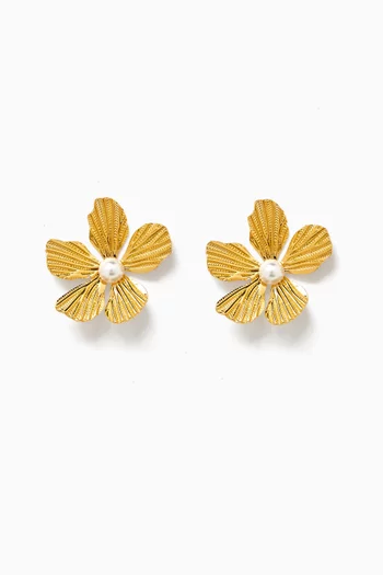 Genelia Flower Pearl Stud Earrings in 18kt Gold-plated Metal