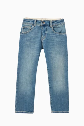 بنطال جينز بخصر مطاطي وشعار الماركة