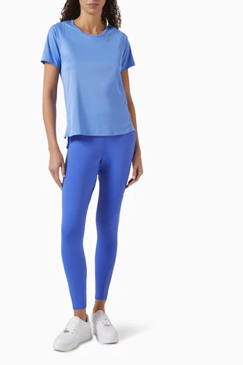 بلوزة رياضية بتقنية Dri-FIT