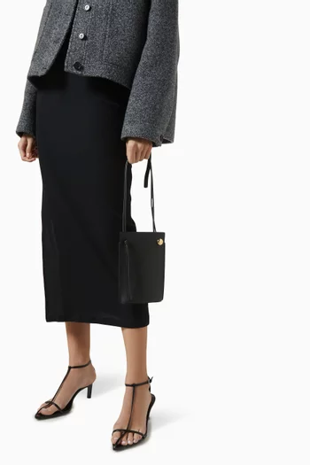 Pebble Dice Pocket Shoulder Bag in Leather