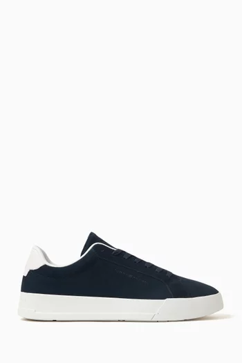 Court Sneakers in Suede