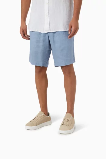 Court Sneakers in Suede