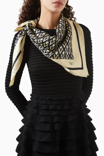 Toute la V Scarf in Silk