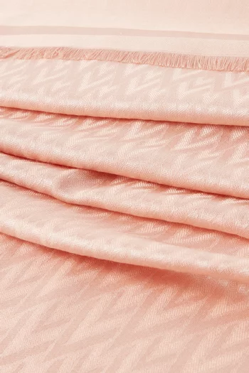 Toute la V Shawl in Wool & Silk-blend