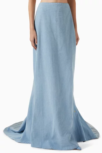 تنورة طويلة بذيل دينم