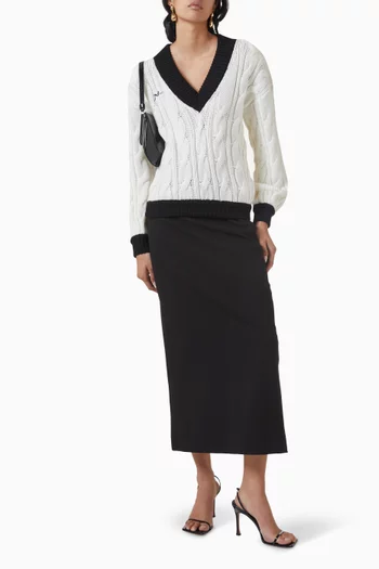 V-neck Sweater in Wool-knit