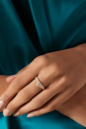 Selene Tidal Diamond Ring in 18kt Yellow Gold