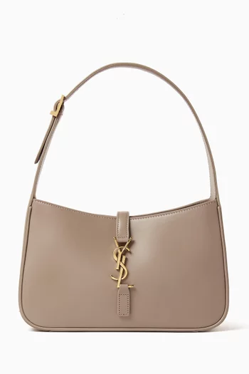 Le 5 À 7 Hobo Shoulder Bag in Smooth Leather