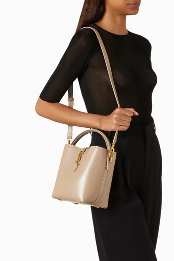 Small Le 37 Bucket Bag in Calfskin Leather
