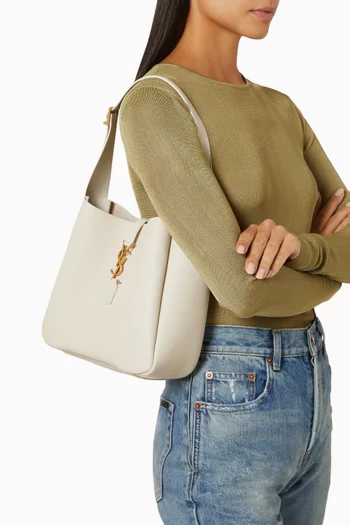 Small Le 5 À 7 Shoulder Bag in Grained Leather