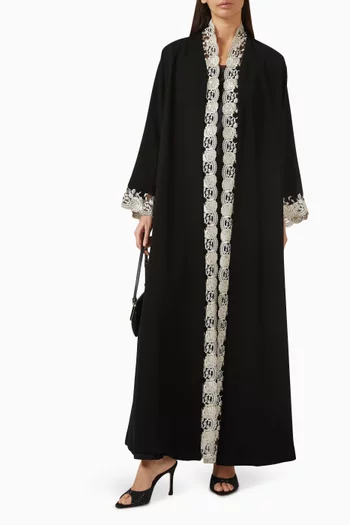 عباية بحواف دانتيل قماش ندى