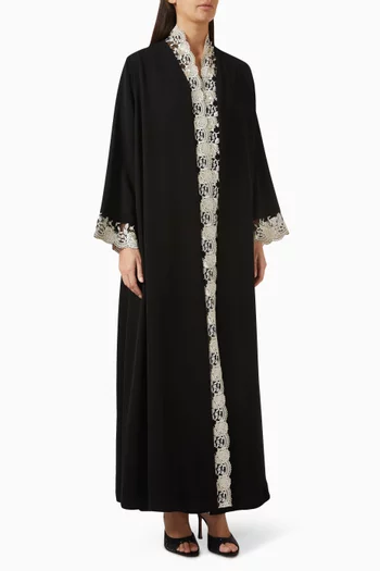 عباية بحواف دانتيل قماش ندى