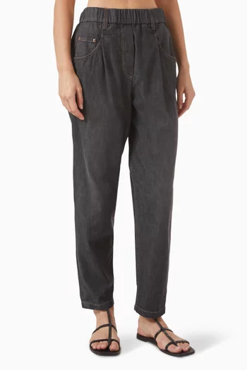 بنطال جينز بقصة تضيق باتجاه الحواف قطن