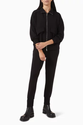 بنطال رياضي بحواف ضيقة