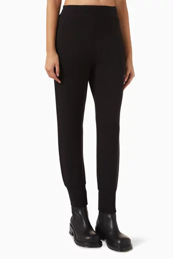 بنطال رياضي بحواف ضيقة