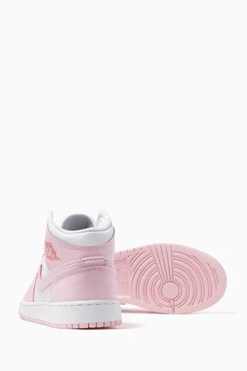 Air Jordan 1 High SE Sneakers in Leather