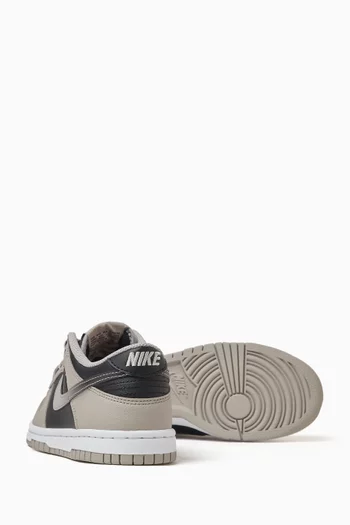 Dunk Low Sneakers