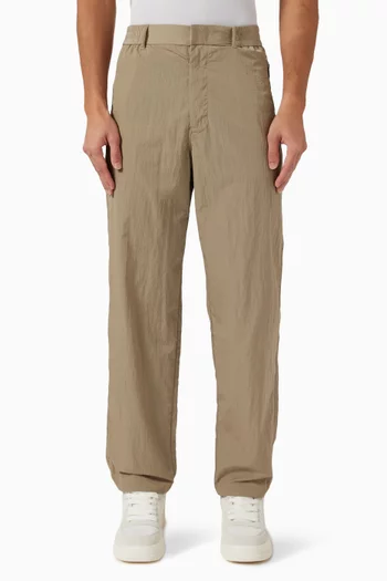 بنطال بتصميم عملي