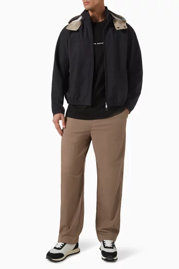 بنطال بتصميم عملي