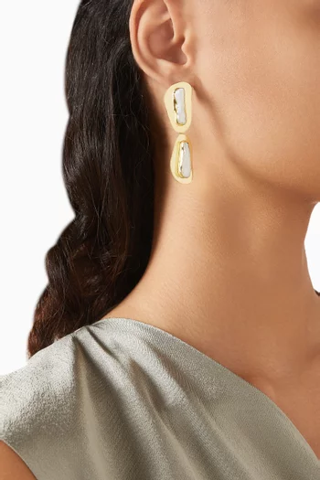 Double Abstract Pearl Drop Earrings in 18kt Gold-plated Metal