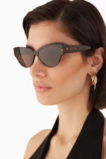 Cat-eye Sunglasses in Acetate