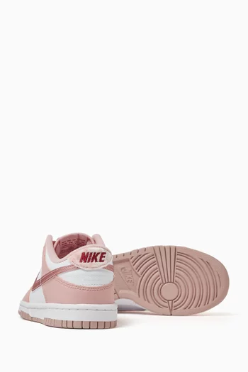 Dunk Low Sneakers