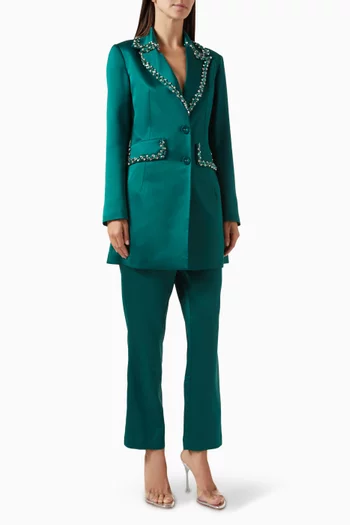 طقم متناسق مزين بنقشة