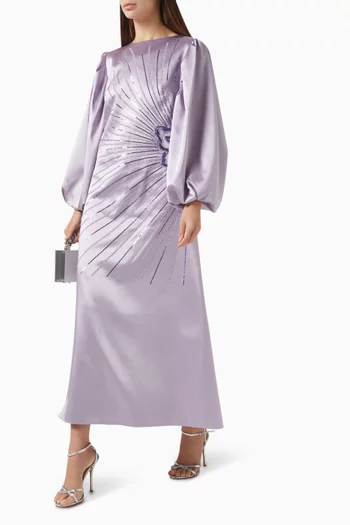 فستان طويل مطرز بالخرز