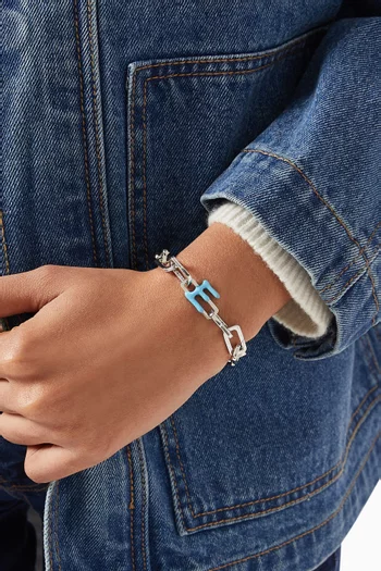 حلية بتصميم حرف H فضة إسترلينية مطلية بالمينا