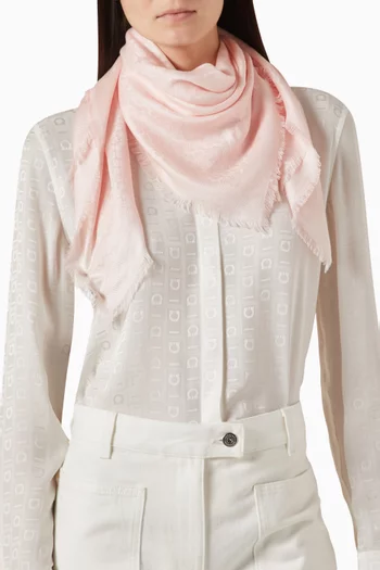 وشاح سبيد يارندي بتصميم مربع مودال