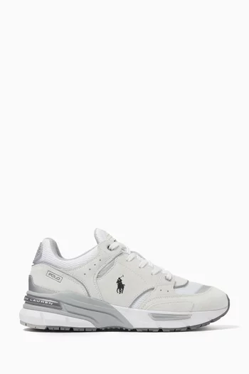 Trackster 250 Low-top Sneakers in Suede