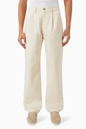 Loose-fit Kobe Pleated Jeans